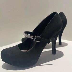 Black Heels with rhinestone band​